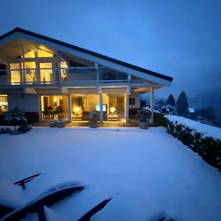 Panoramique: Lakeside Luxury By Lla Selections Holiday home