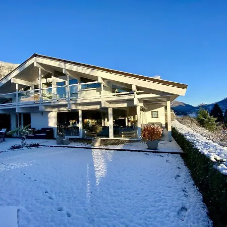 Panoramique: Lakeside Luxury By Lla Selections *